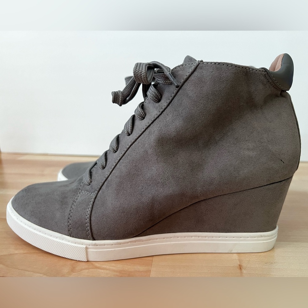 L.Paolo Gray Wedge Booties